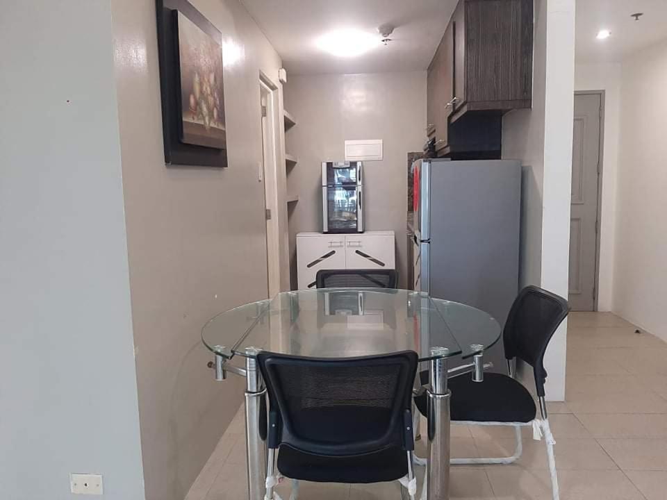 Spacious 2 Bedroom Unit With Pool 马尼拉 外观 照片